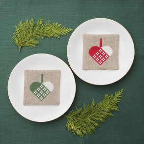 Broderkit til r�de og gr�nne julehjerter