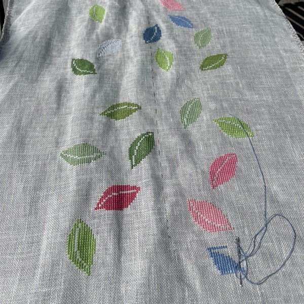 Løvspring - løber med broderi