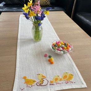 Kyllinger - p�skel�ber med broderi