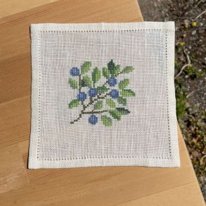 Blbr - mellemlgsserviet med broderi