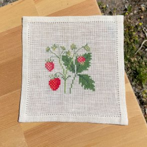 Jordbr - mellemlgsserviet med broderi