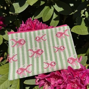 Pink goldfish - clutch med broderi