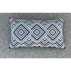 Hypnotized - pude med broderi