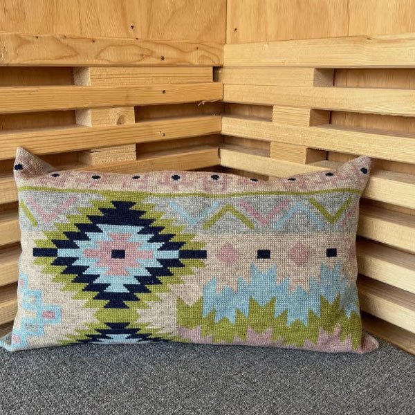 Looks like kelim - stramajpude fra Pomp Stitch