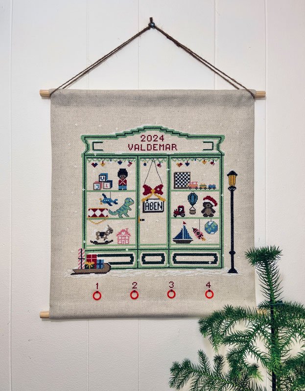 Christmas toy store - julekalender med broderi 