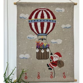 Santa`s hot air balloon - adventskalender med broderi
