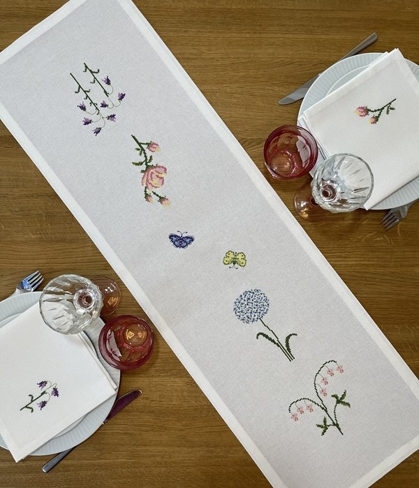 Spring time - lber med broderi