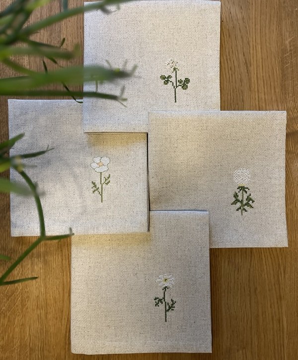 Wild on purpose - servietter med broderi