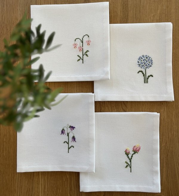 Spring time - servietter med broderi