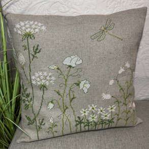 Wild on Purpose square - pude med broderi