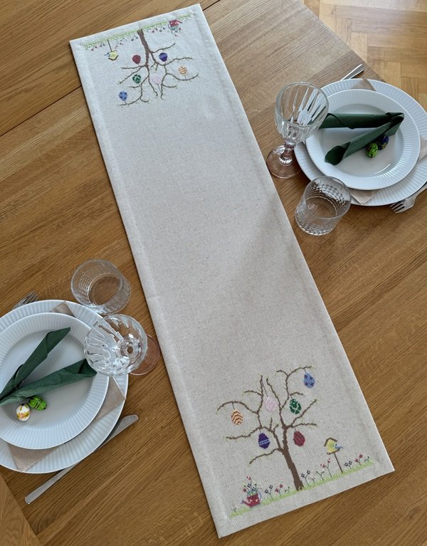 Happe Easter - l�ber med broderi