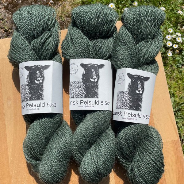 Dansk Pelsuld 5,5/2 fra Hjelholts Uldspinderi