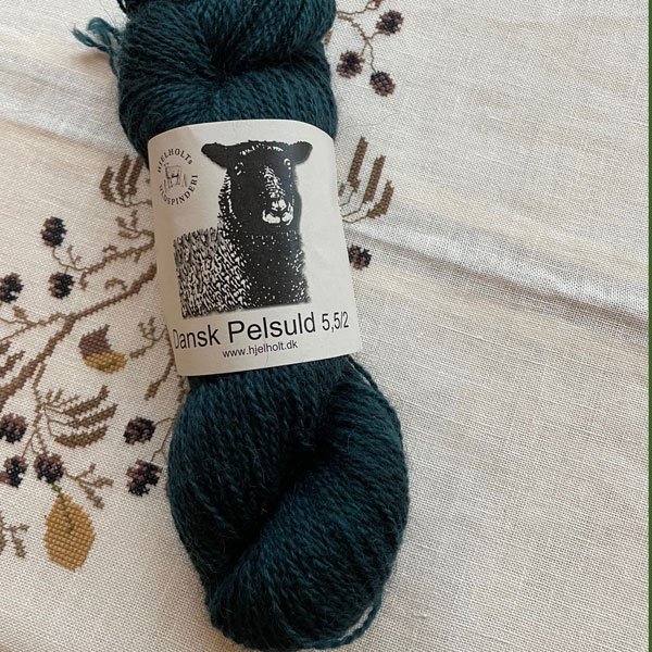 Dansk Pelsuld 5,5/2 fra Hjelholts Uldspinderi