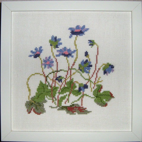 Bl Anemone - ophng med broderi