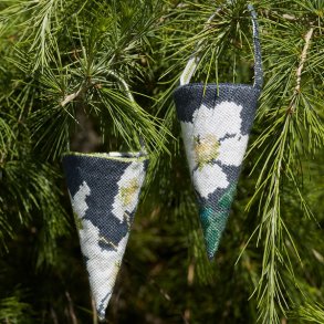 Julerose - krmmerhus med broderi