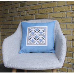 broderikit til motiv med bl� blomst