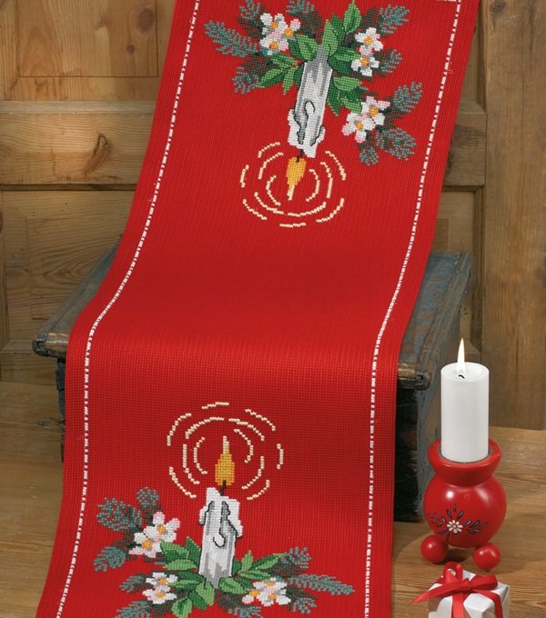 Lys i dekoration - julelber med broderi