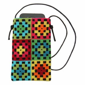 Oldemors firkanter - mobiltaske med broderi