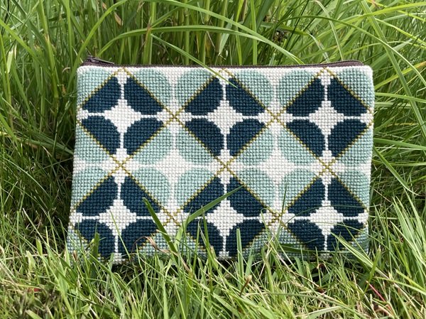 Bl� cirkler - pung med broderi