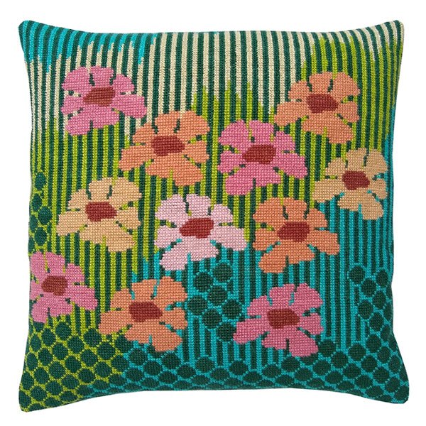 Farverig blomsterfamilie - stramajpude