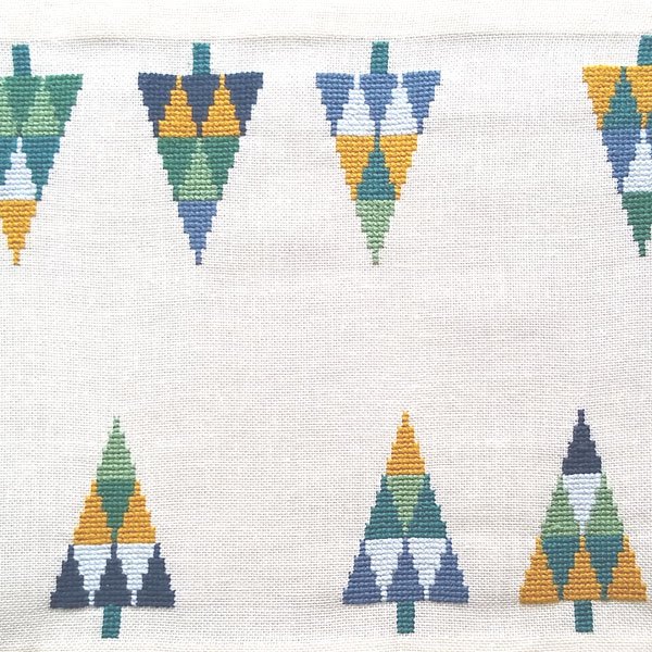 Vintertrer - julelber med broderi