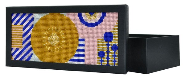 Joy box - �ske med broderi p� l�g