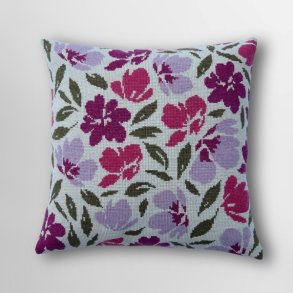 Broderikit til stramajpude med blomster i r�d/lilla farver