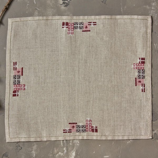 Gaveserviet med broderi