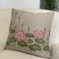 Pink lotus flowers pillow - pude med broderi