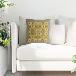 A dream in yellow - pude med broderi