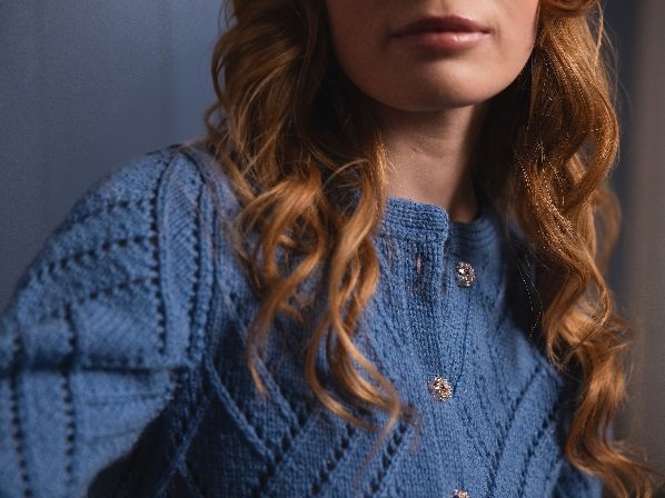 Apfel - cardigan med fint hulmnster