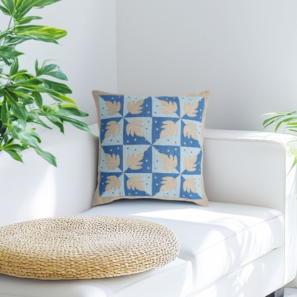 Blue autumn - pude med broderi