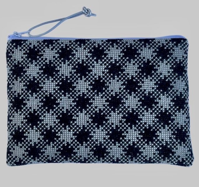 Chic - clutch med stramajbroderi