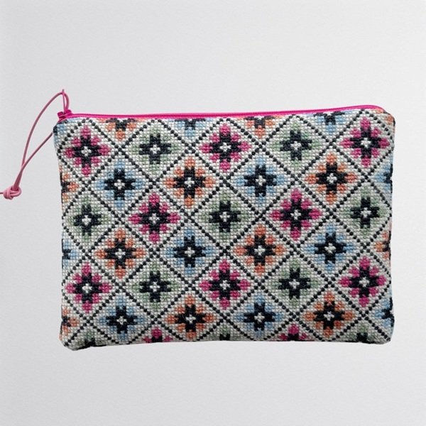 Dalarna - clutch med broderi