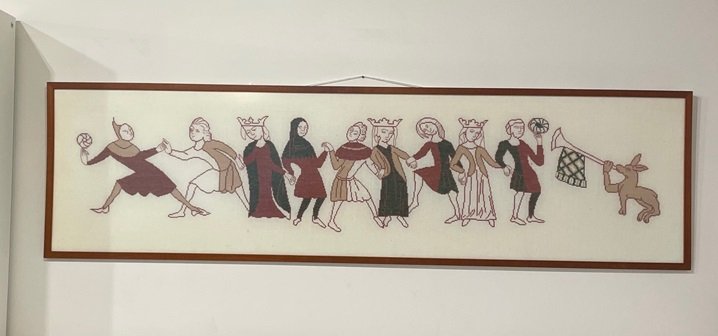 Dansefrisen - ophng med broderi
