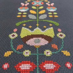 Folk Flowers -broderimnster fra Satsuma