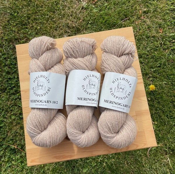 Merino 10/2 garn fra Hjelholt
