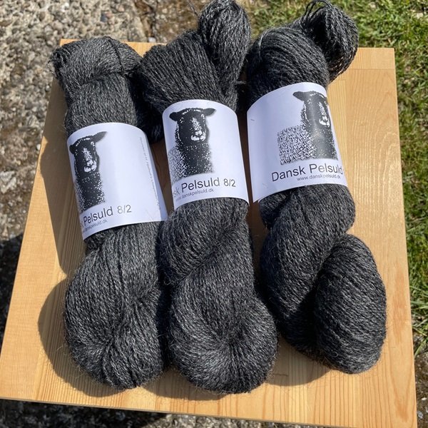Dansk Pelsuld 8/2 - Hjelholt garn
