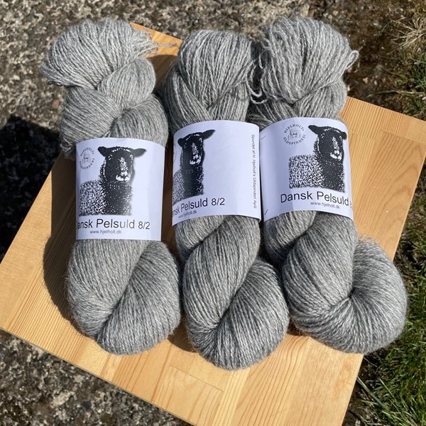 Dansk Pelsuld 8/2 - Hjelholt garn