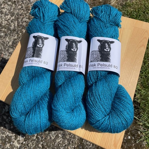 Dansk Pelsuld 8/2 - Hjelholt garn