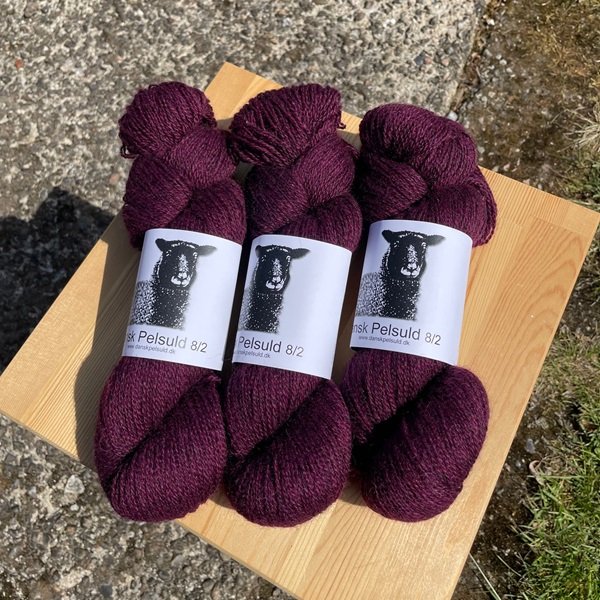 Dansk Pelsuld 8/2 - Hjelholt garn