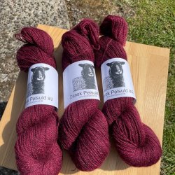 Dansk Pelsuld 8/2 - Hjelholt garn