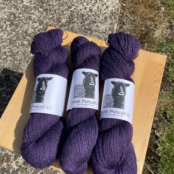 Dansk Pelsuld 8/2 - Hjelholt garn