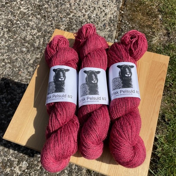 Dansk Pelsuld 8/2 - Hjelholt garn
