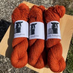 Dansk Pelsuld 8/2 - Hjelholt garn