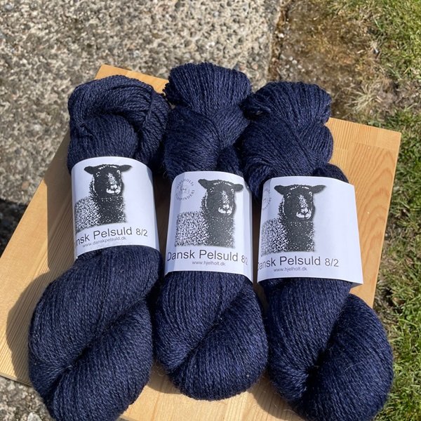 Dansk Pelsuld 8/2 - Hjelholt garn