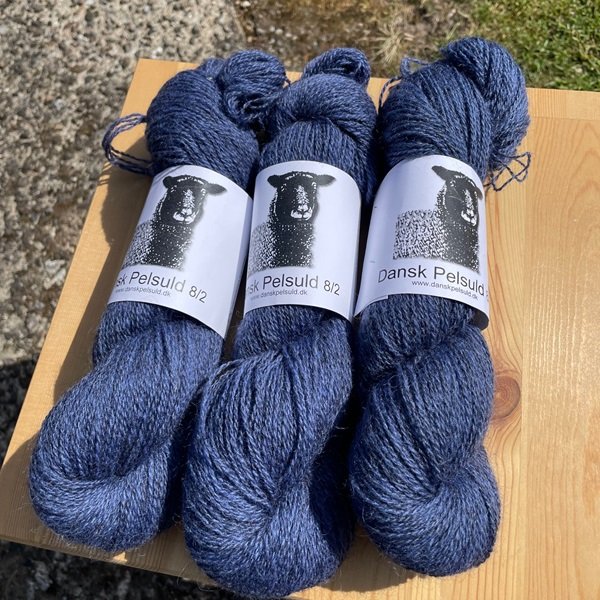 Dansk Pelsuld 8/2 - Hjelholt garn