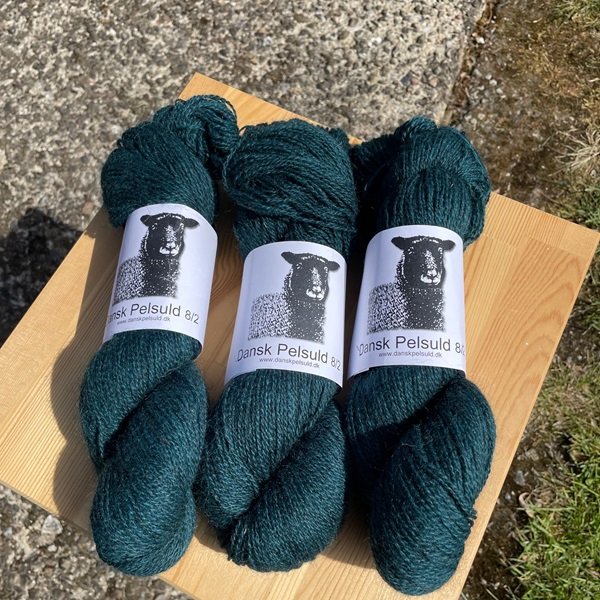 Dansk Pelsuld 8/2 - Hjelholt garn