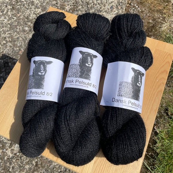 Dansk Pelsuld 8/2 - Hjelholt garn