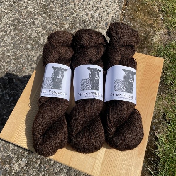 Dansk Pelsuld 8/2 - Hjelholt garn